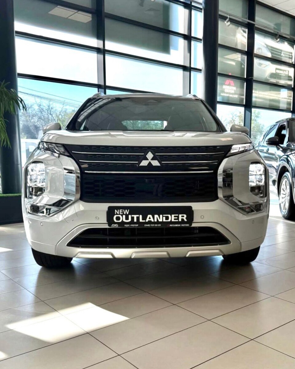 OUTLANDER 2.5 CVT 4WD ULTIMATE 2024