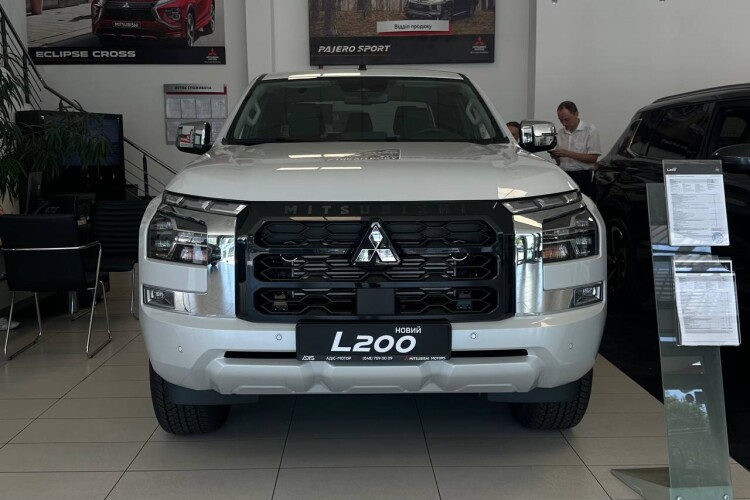 Новий Mitsubishi L200 ULTIMATE 2.4 6AT 4WD EURO6