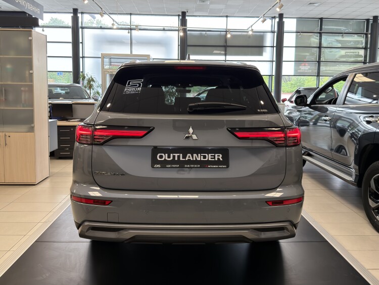 MITSUBISHI OULANDER INTENSE 2.5 CVT 4WD