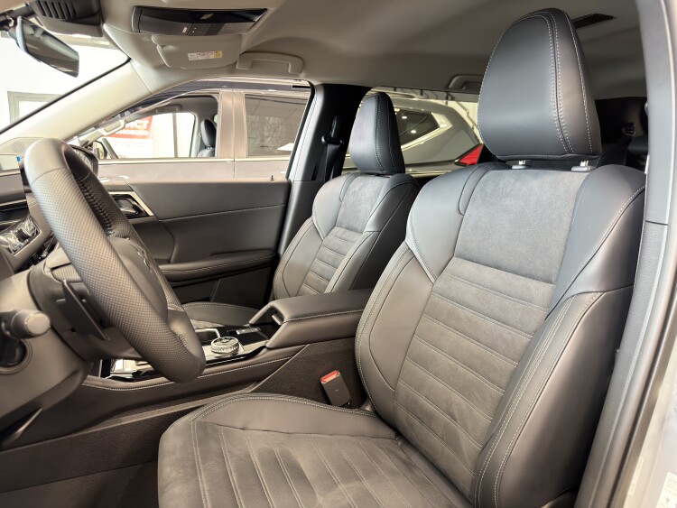 MITSUBISHI OULANDER INTENSE 2.5 CVT 4WD