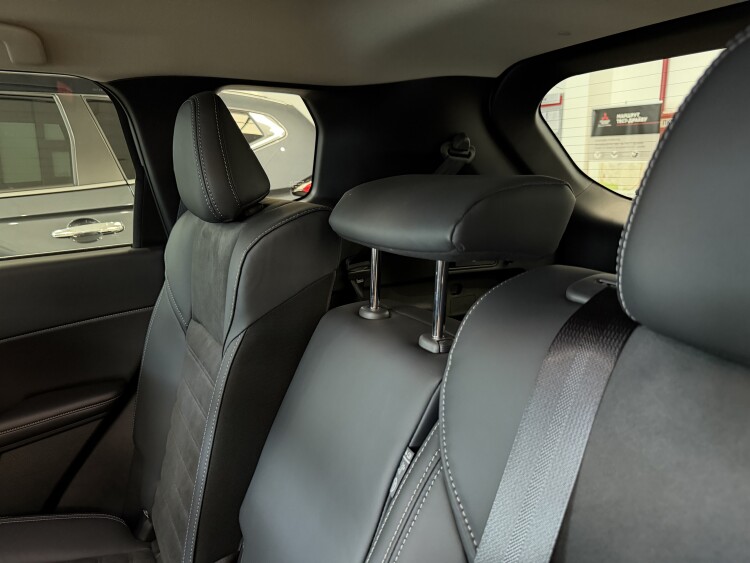 MITSUBISHI OULANDER INTENSE 2.5 CVT 4WD