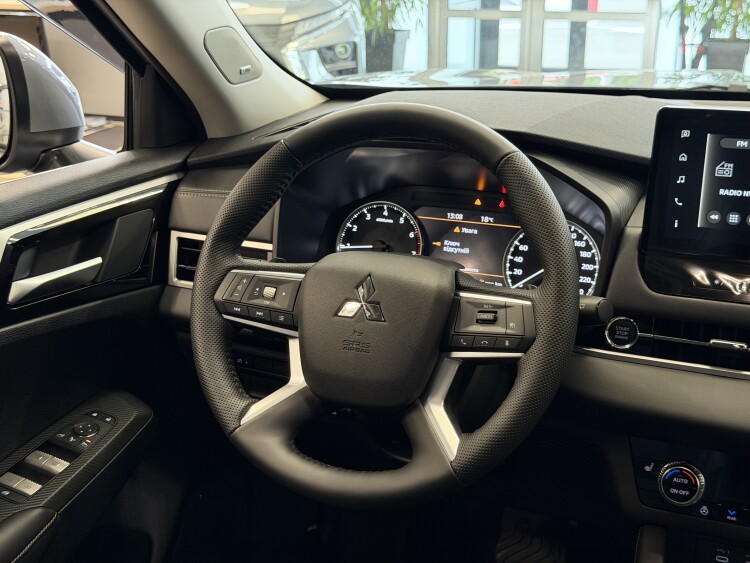 MITSUBISHI OULANDER INTENSE 2.5 CVT 4WD