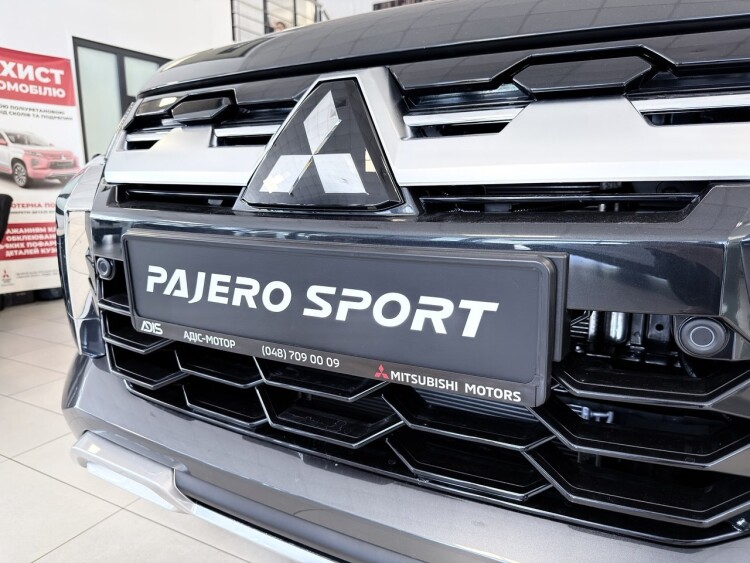 MITSUBISHI PAJERO SPORT ULTIMATE 3.0V6 8AT 4WD