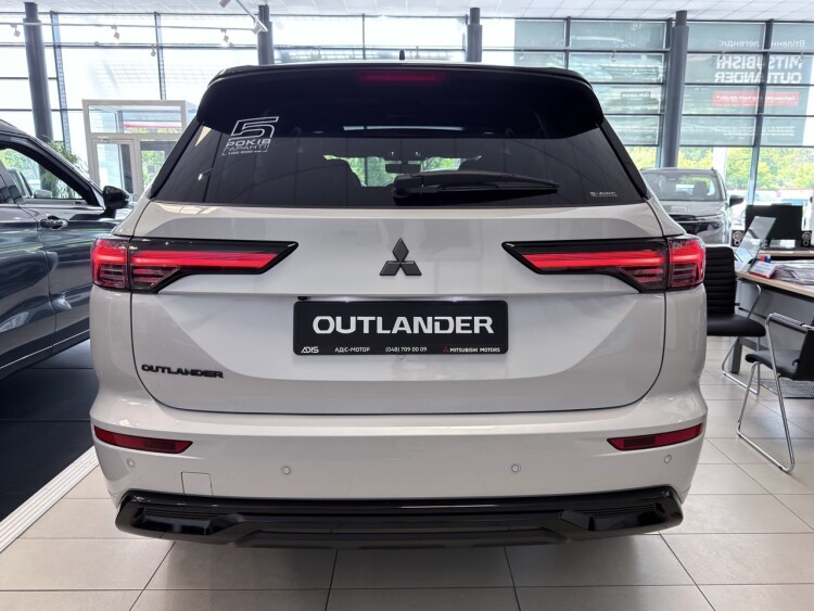 MITSUBISHI OULANDER ULTIMATE 2.5 CVT 4WD