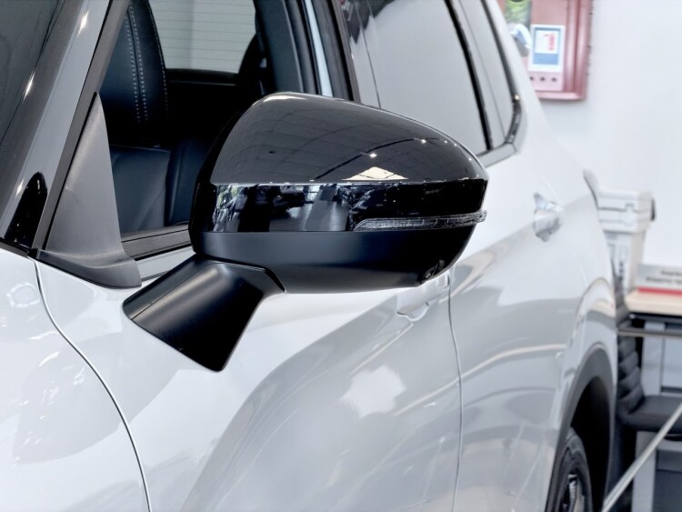 MITSUBISHI OULANDER ULTIMATE 2.5 CVT 4WD