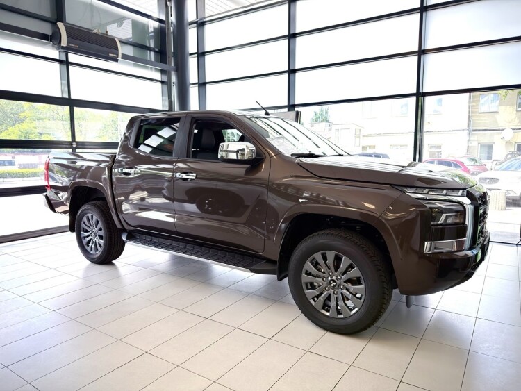 MITSUBISHI L200 ULTIMATE 2.4 TD AT 4WD