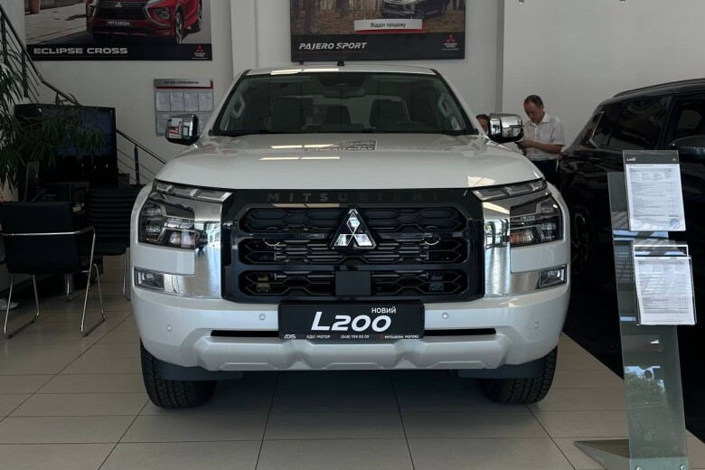 Новий Mitsubishi L200 ULTIMATE 2.4 6AT 4WD EURO6